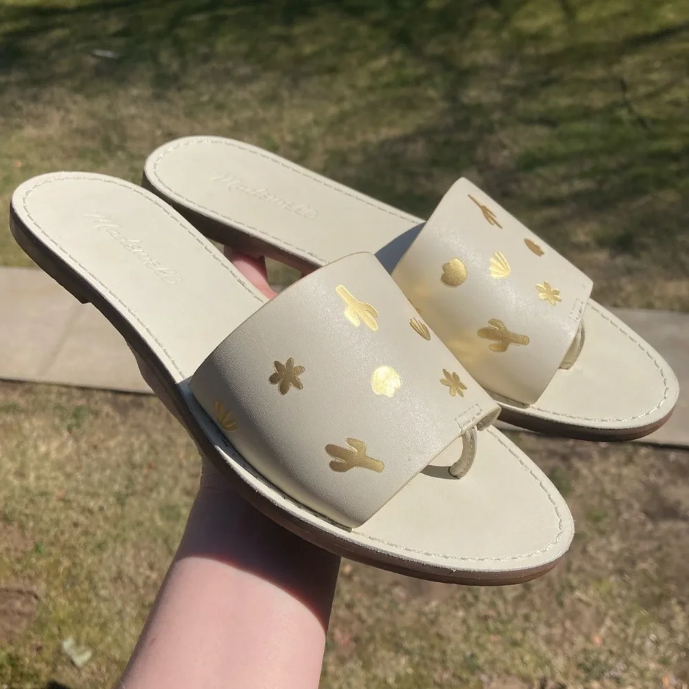 Madewell The Boardwalk Post Slide Sandal: Cactus Embossed Edition Gold Details